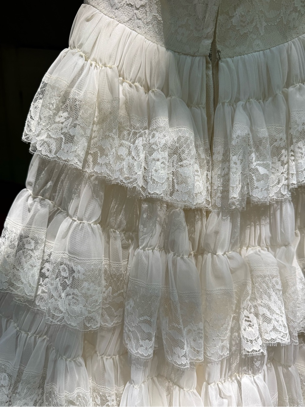 Vintage one of a kind lace wedding dress - Picture 13 of 16